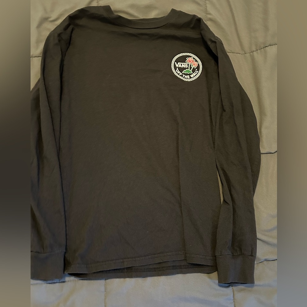 Black vans t Shirt with roses size: men’s small